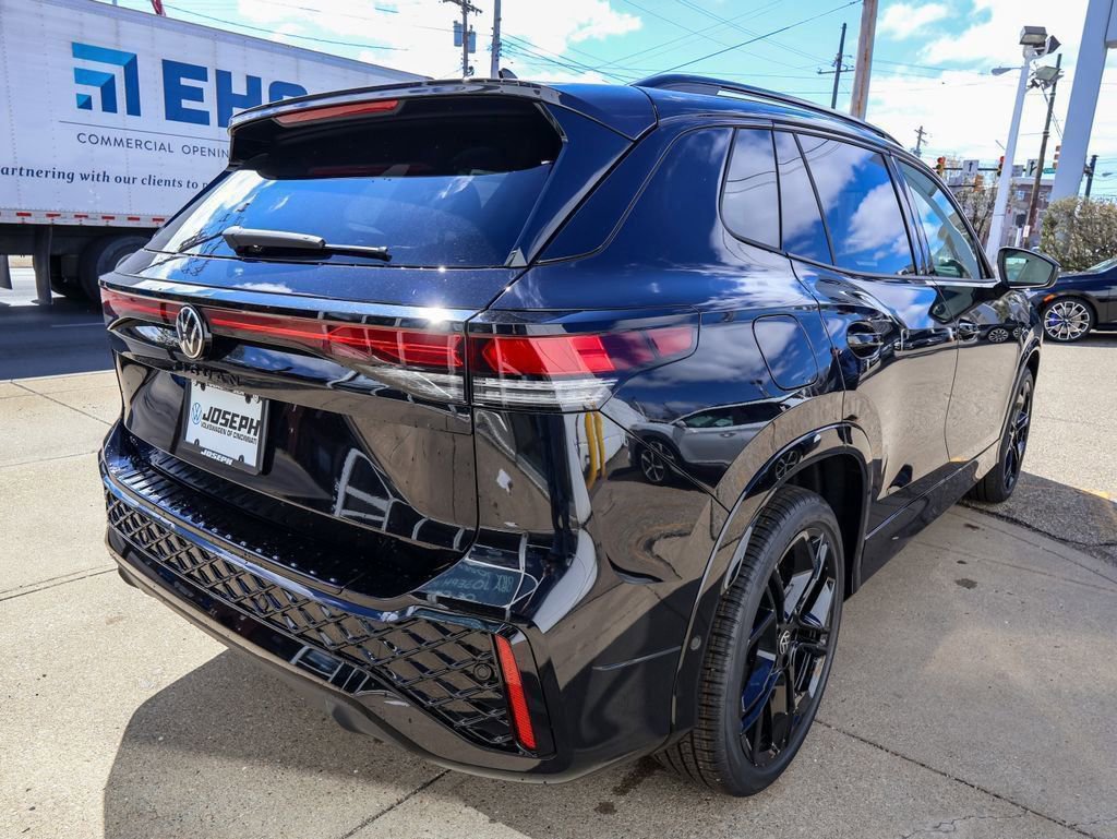New 2026 Volkswagen Tiguan SE R-Line image 5