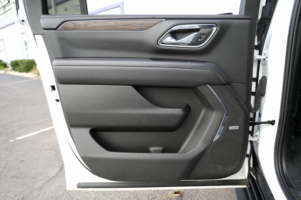 Used 2023 Chevrolet Suburban Premier image 33