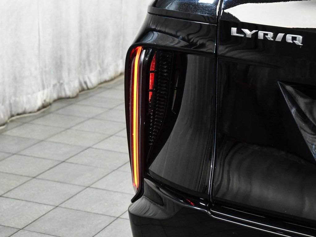 Used 2026 Cadillac Lyriq V image 85