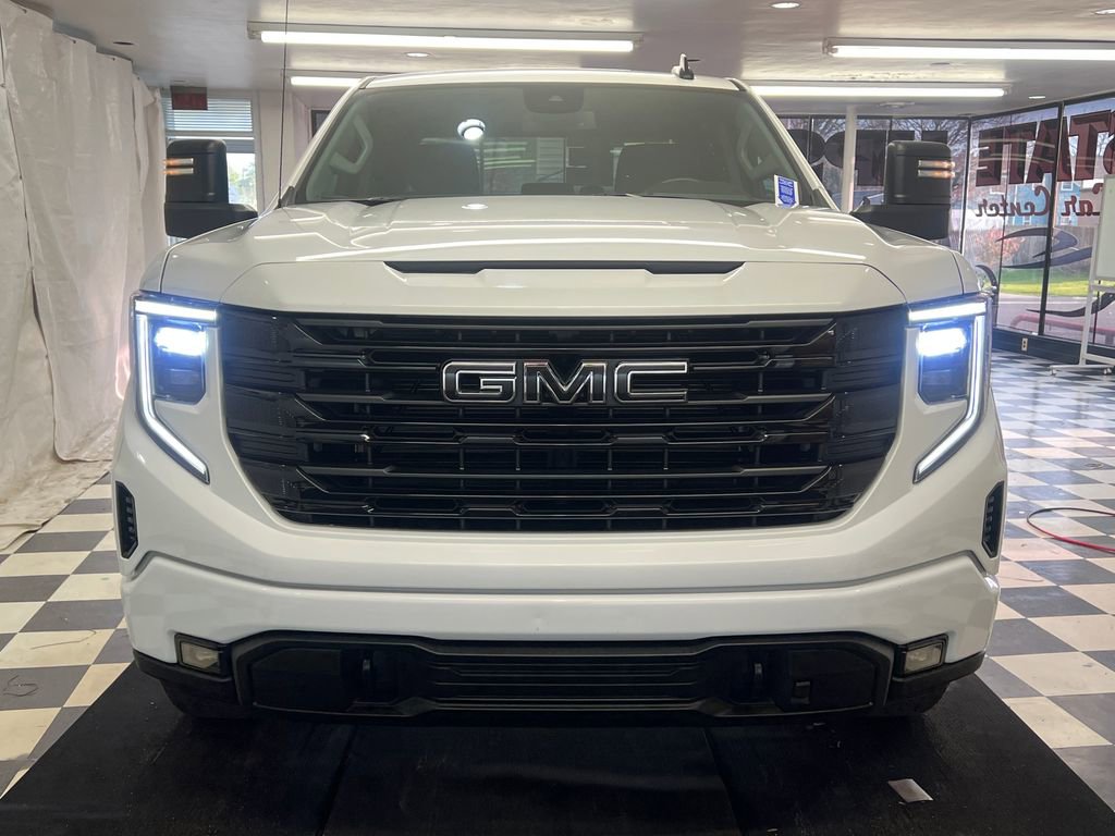 Used 2023 GMC Sierra 1500 Elevation w/ X31 Off-Road Package AWD/4WD image 2