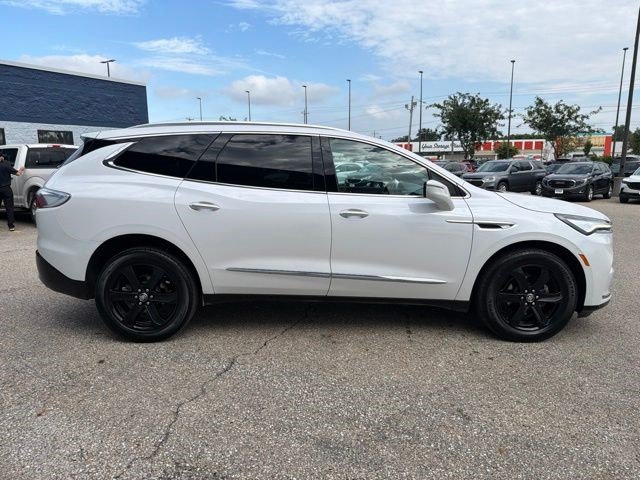 Used 2024 Buick Enclave Essence w/ Sport Touring Edition AWD/4WD image 6