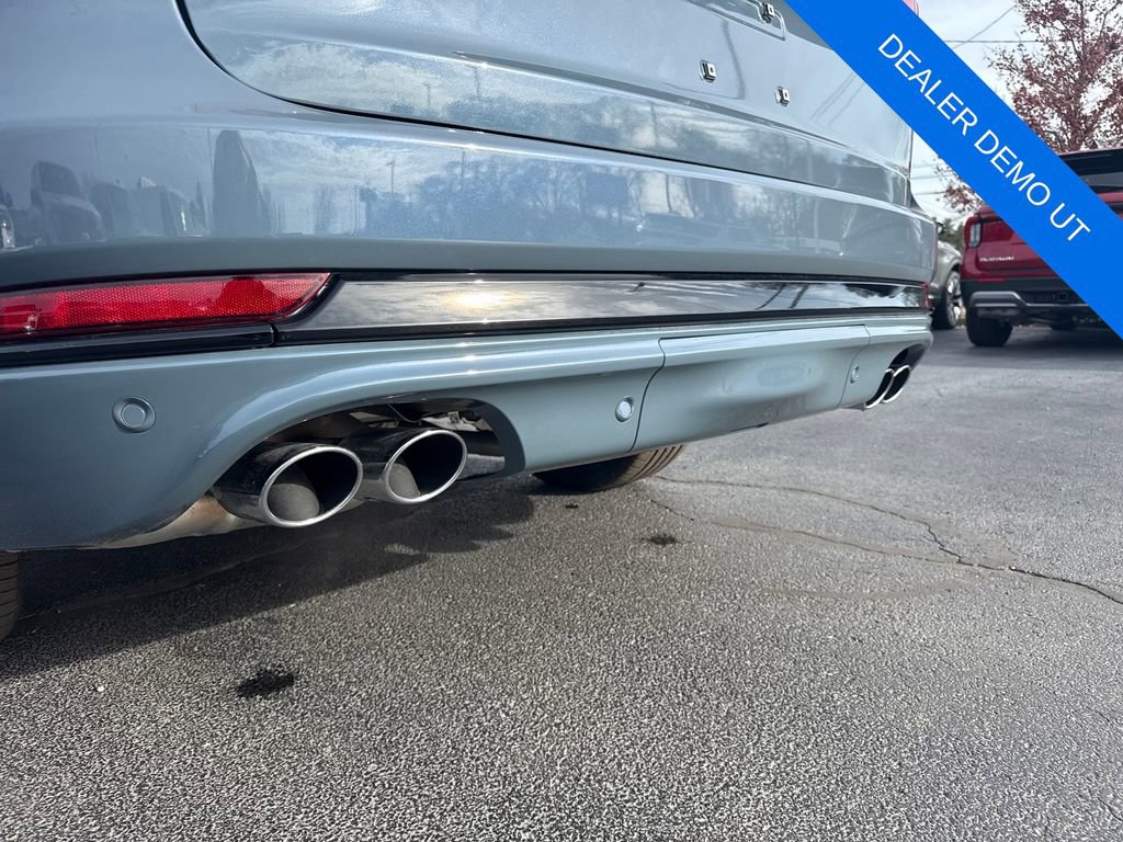 Used 2025 Lincoln Aviator Reserve w/ Jet Appearance Package image 9