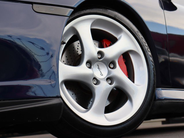 Used 2003 Porsche 911 Turbo image 44