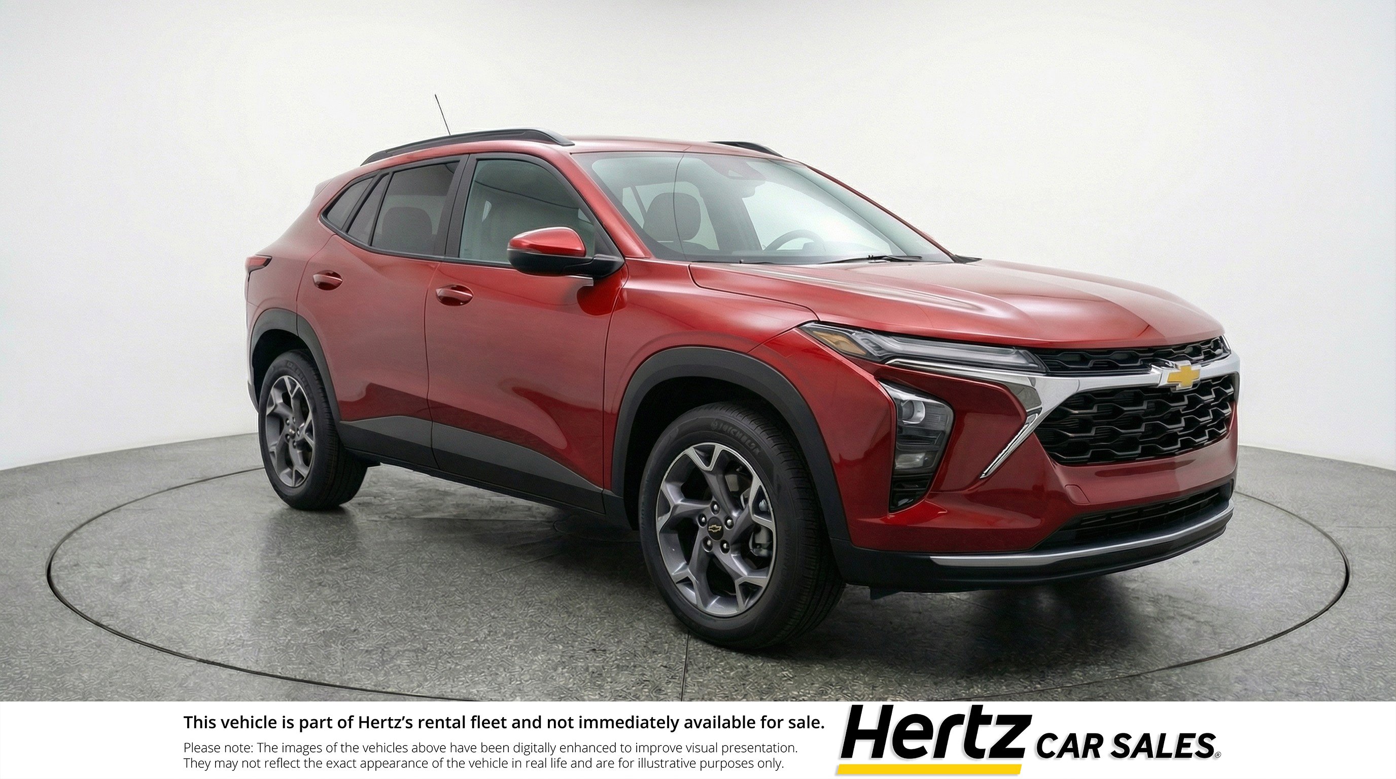 Used 2025 Chevrolet Trax LT FWD image 1
