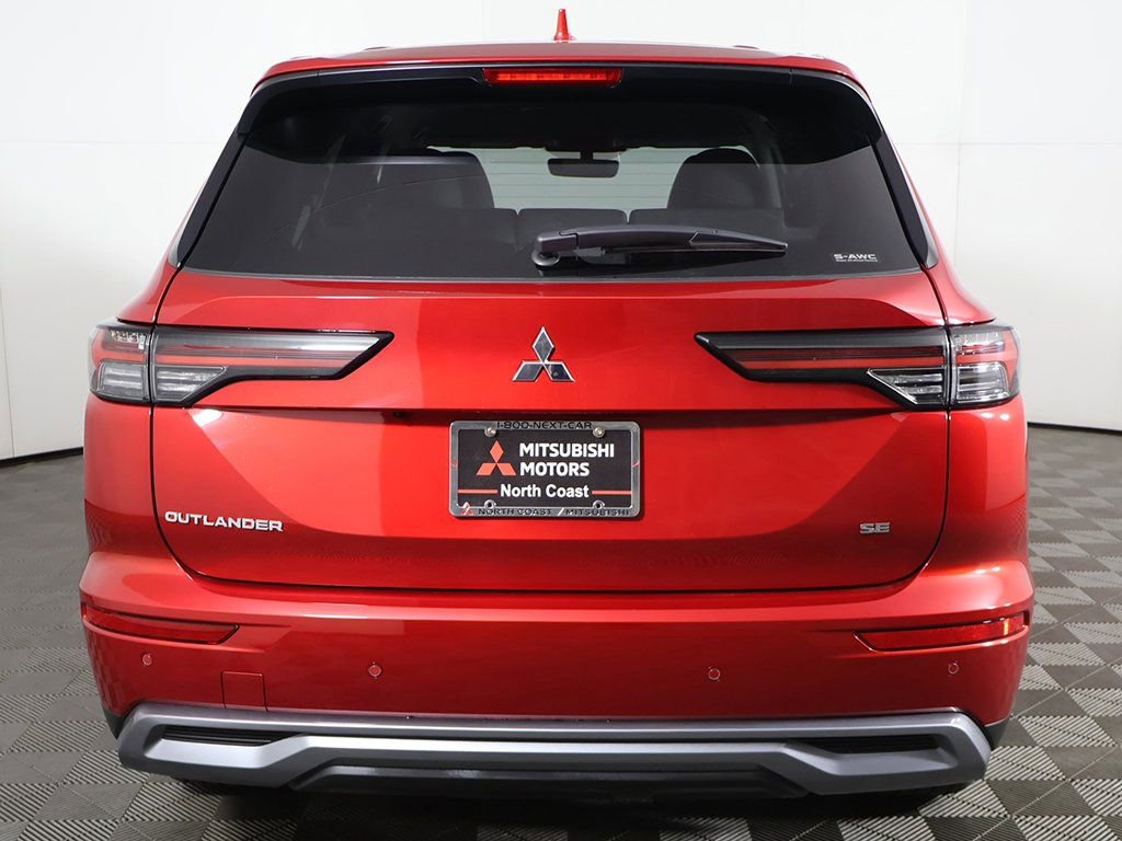 New 2025 Mitsubishi Outlander SE AWD/4WD image 16