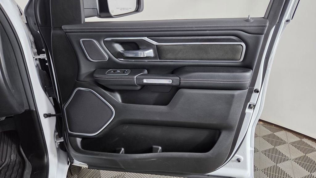 Used 2023 RAM 1500 Laramie AWD/4WD image 32