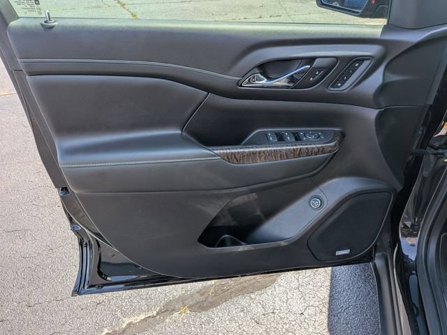 Used 2023 GMC Acadia Denali w/ Denali Ultimate Package FWD image 12