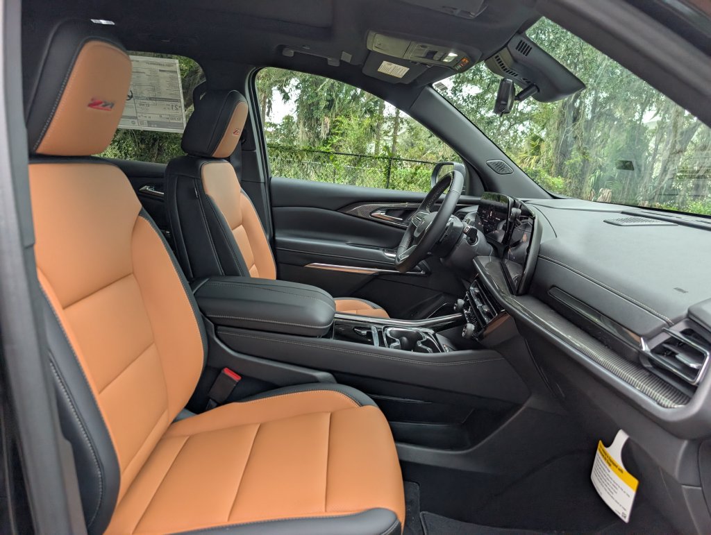 New 2027 Chevrolet Traverse Z71 w/ Enhanced Driving Package AWD/4WD image 17
