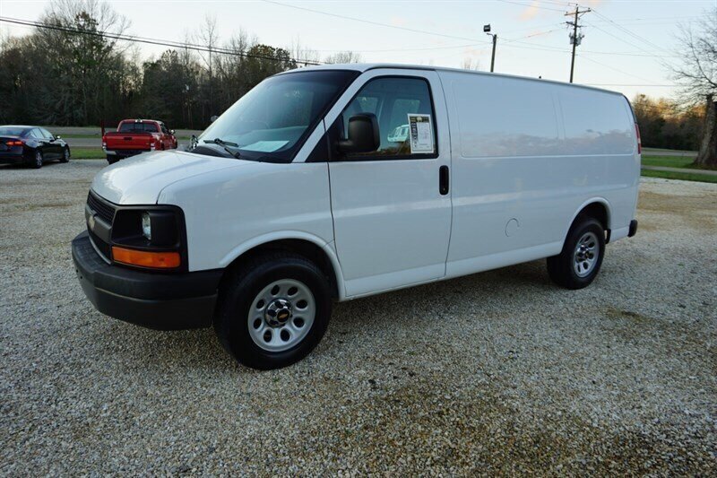 Used 2010 Chevrolet Express 1500 RWD image 7