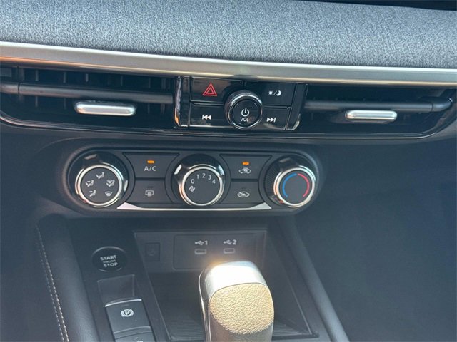 New 2025 Nissan Kicks SV image 28