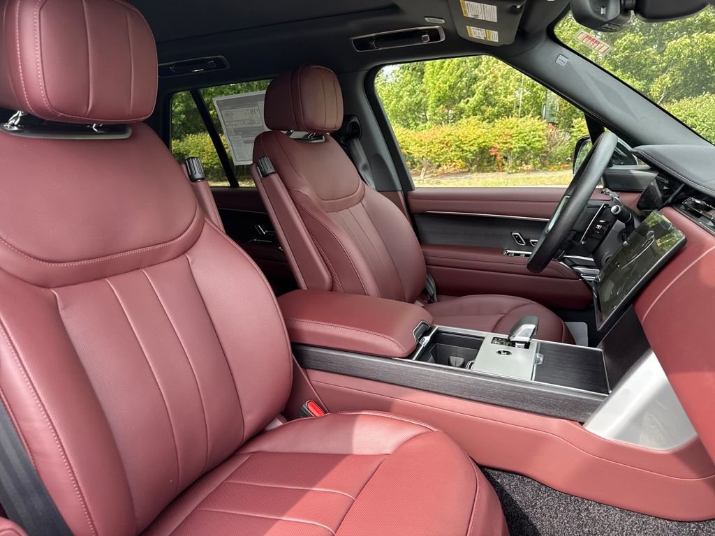 New 2025 Land Rover Range Rover SE image 16