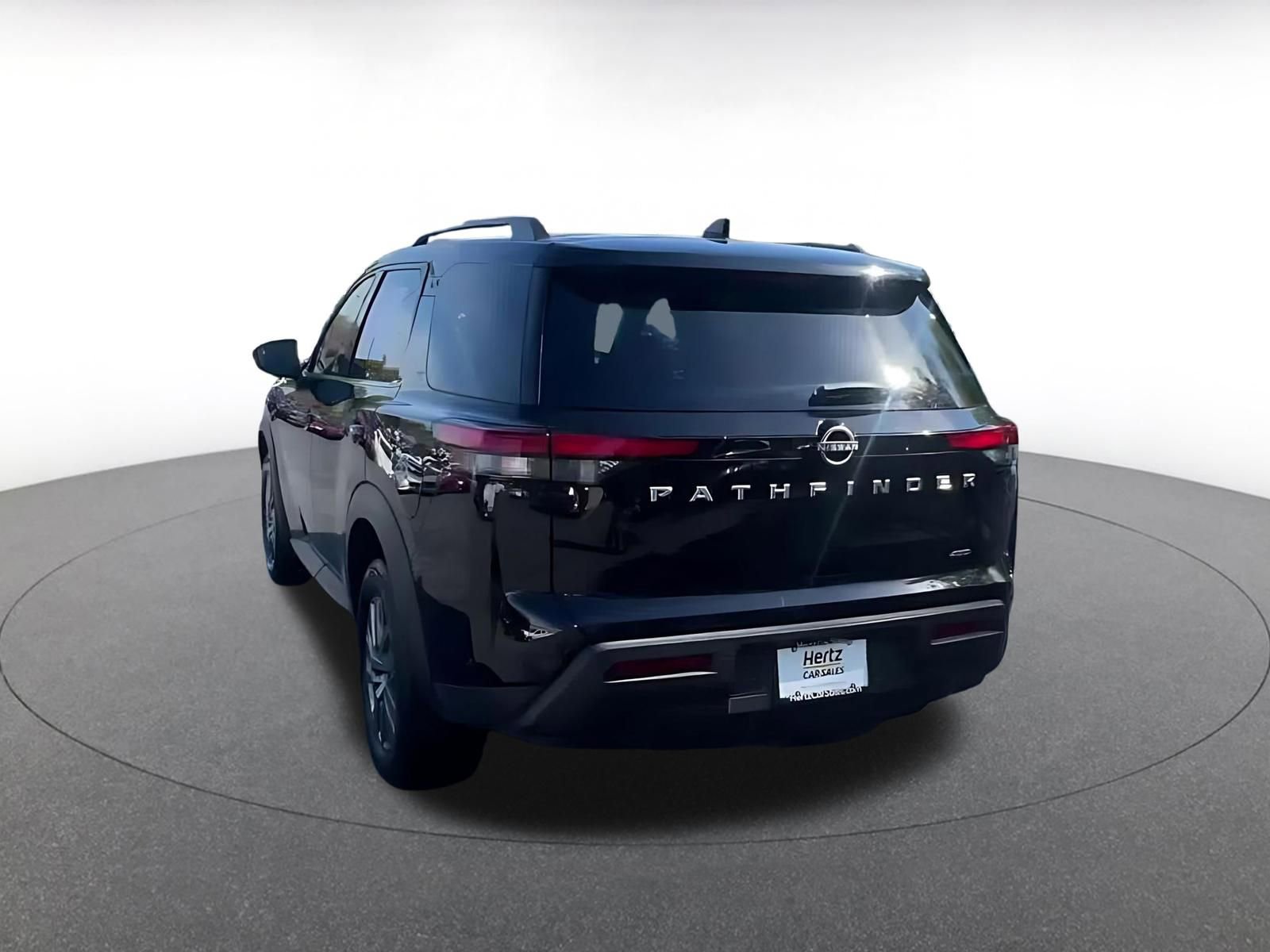 Used 2025 Nissan Pathfinder SV image 14