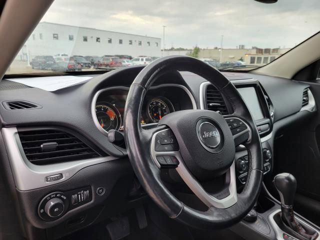 Used 2017 Jeep Cherokee Trailhawk w/ Comfort & Convenience Group AWD/4WD image 22