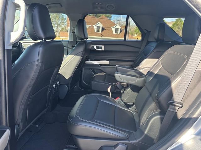 Used 2023 Ford Explorer XLT w/ Equipment Group 202A image 12