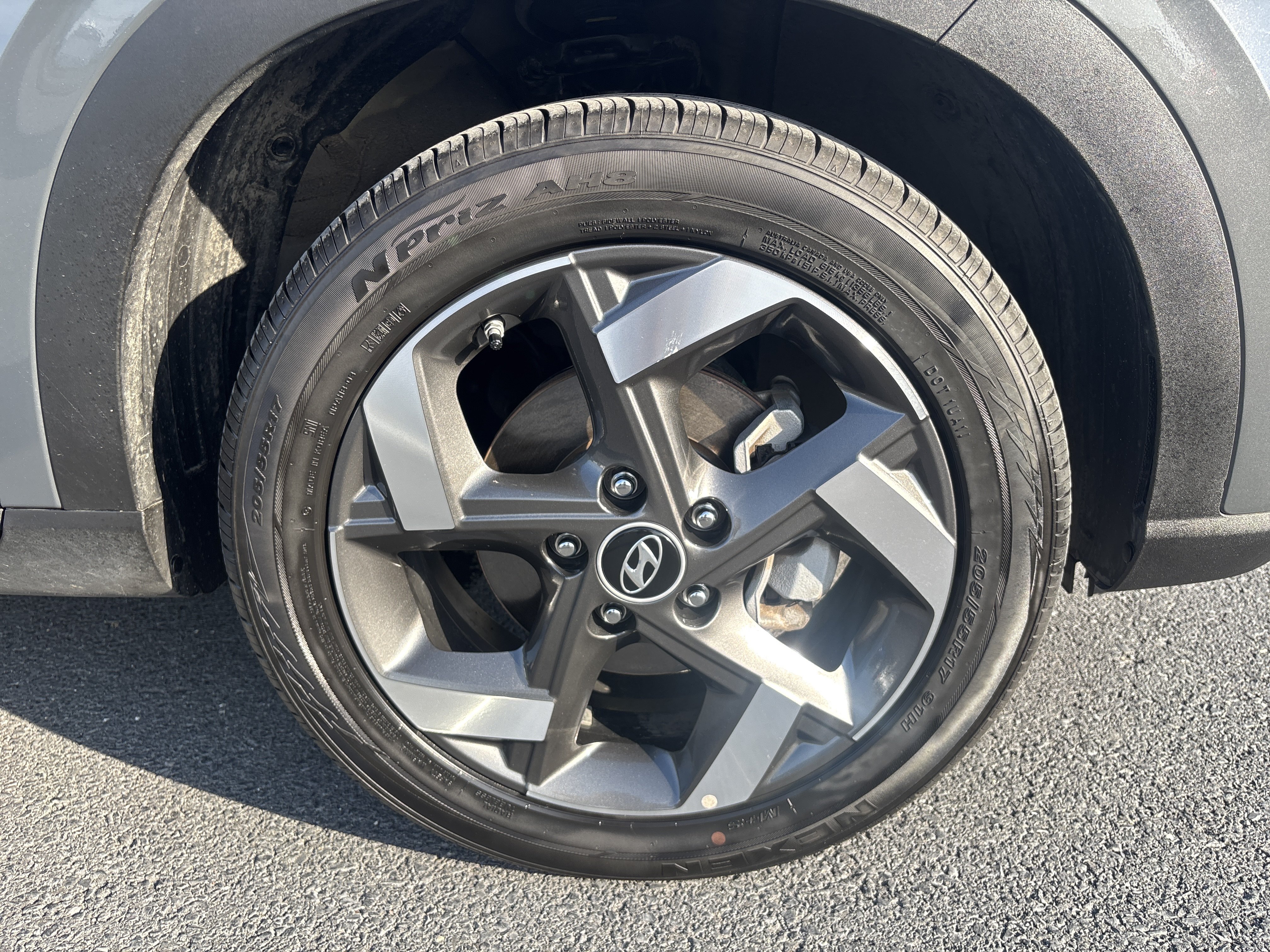 Used 2025 Hyundai Venue SEL FWD image 21