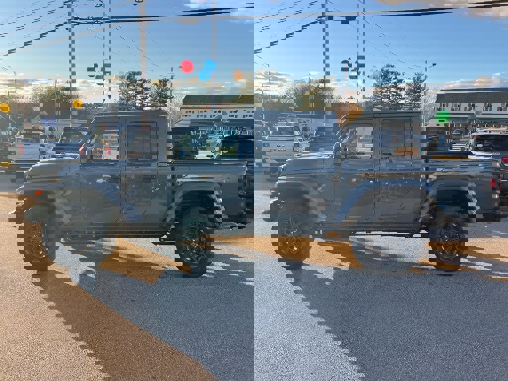 New 2026 Jeep Gladiator Sport image 4