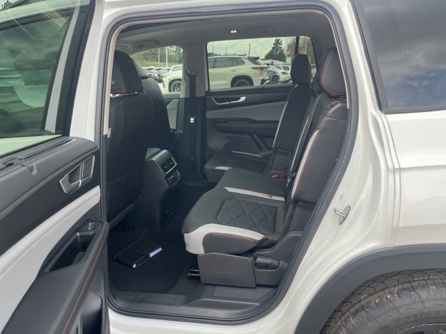 New 2026 Volkswagen Atlas Peak Edition image 24