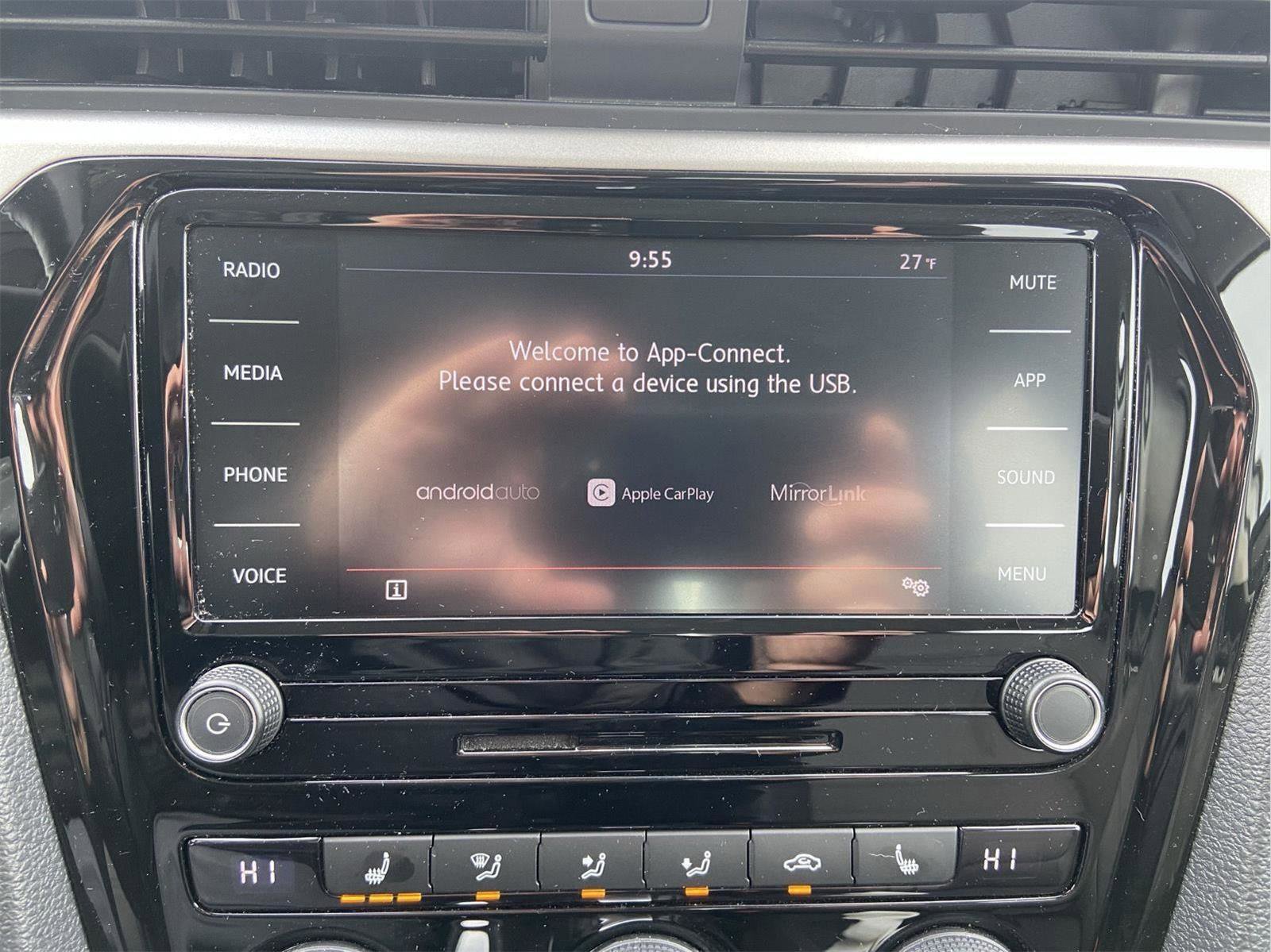 Used 2020 Volkswagen Passat 2.0T SE image 27