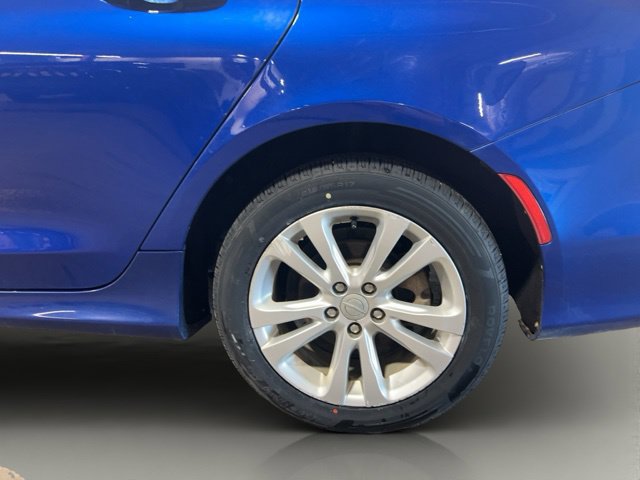 Used 2015 Chrysler 200 Limited w/ Convenience Group FWD image 32