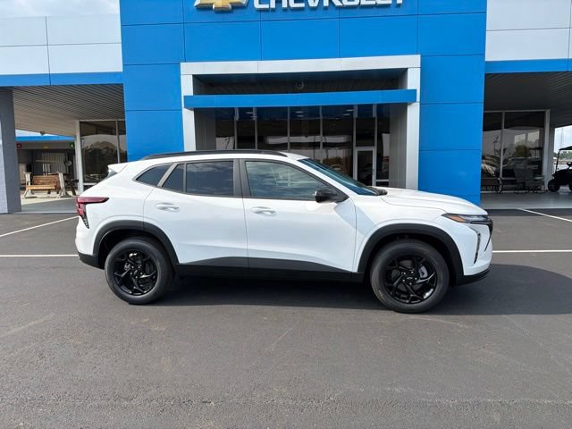New 2026 Chevrolet Trax LT w/ Driver Confidence Package FWD image 3