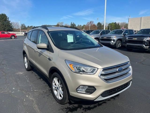 Used 2017 Ford Escape SE w/ SE Leather Comfort Package FWD image 4