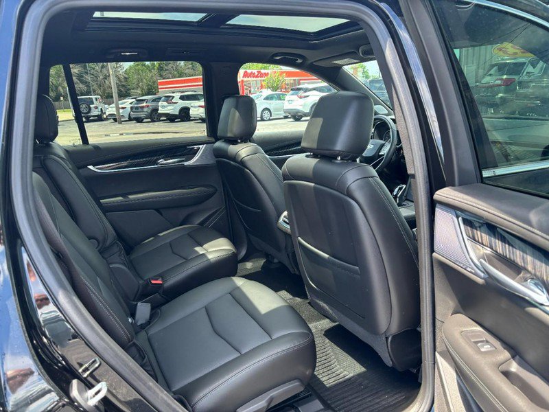 Used 2023 Cadillac XT6 Premium Luxury w/ Technology Package FWD image 12