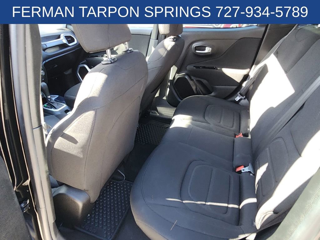 Used 2020 Jeep Renegade Latitude w/ Cold Weather Group image 16