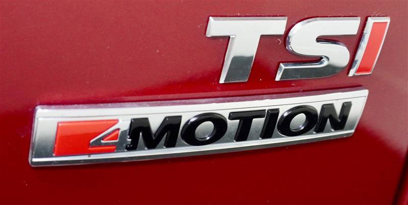 Used 2018 Volkswagen Tiguan SEL image 51