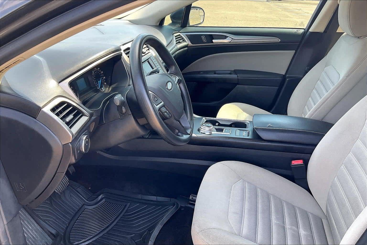 Used 2017 Ford Fusion S FWD image 2