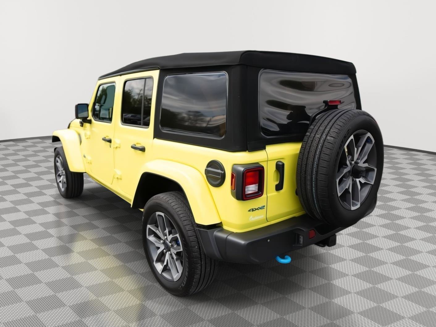 Used 2024 Jeep Wrangler Unlimited w/ Convenience Group AWD/4WD image 7