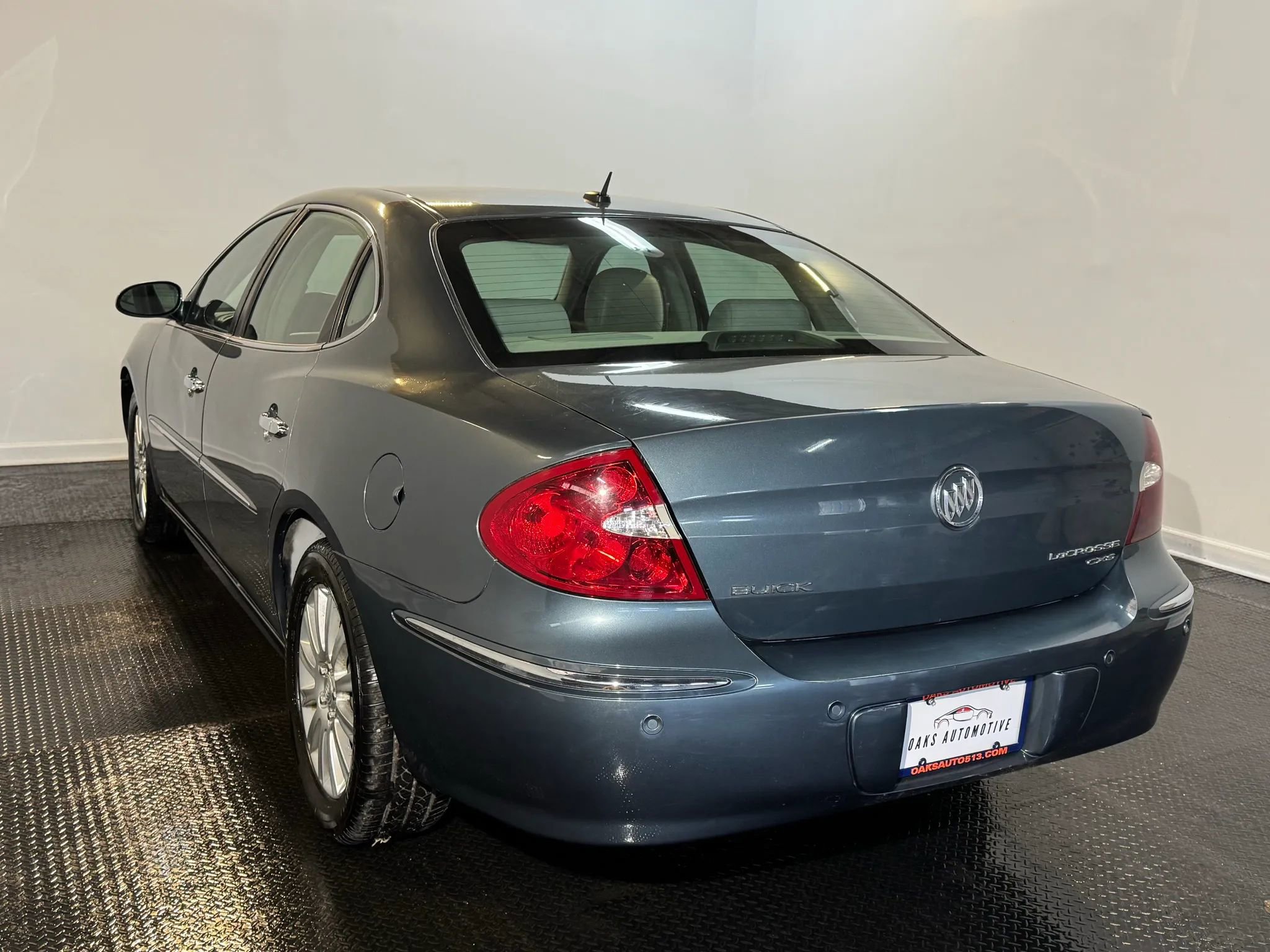 Used 2007 Buick LaCrosse CXS w/ Driver Confidence Package FWD image 4