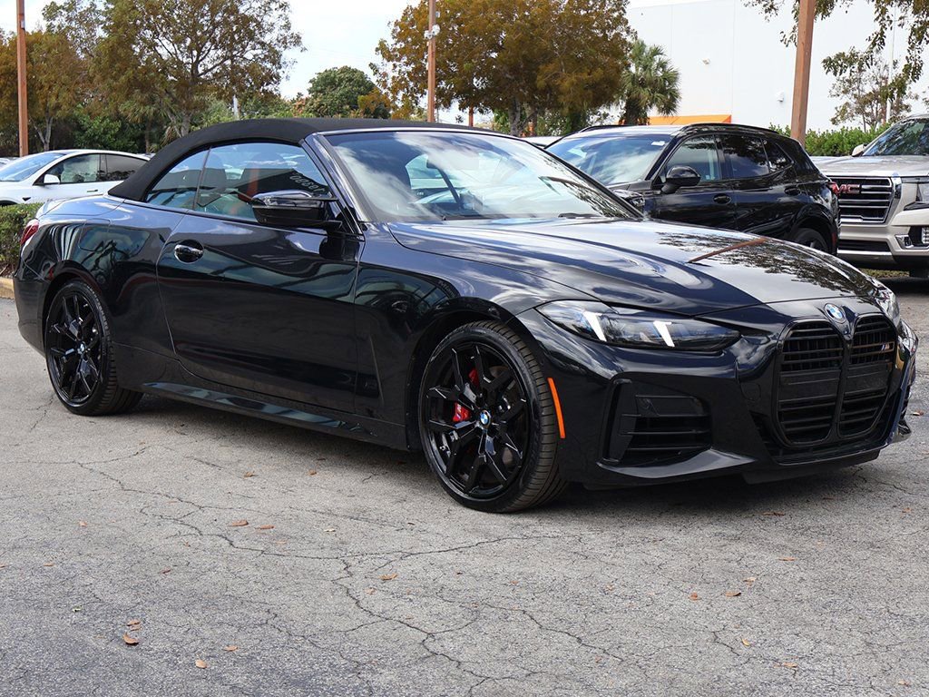 Used 2025 BMW M440i Convertible w/ Premium Package image 2