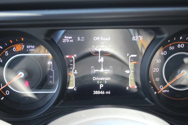 Used 2025 Jeep Wrangler Unlimited Sahara AWD/4WD image 16