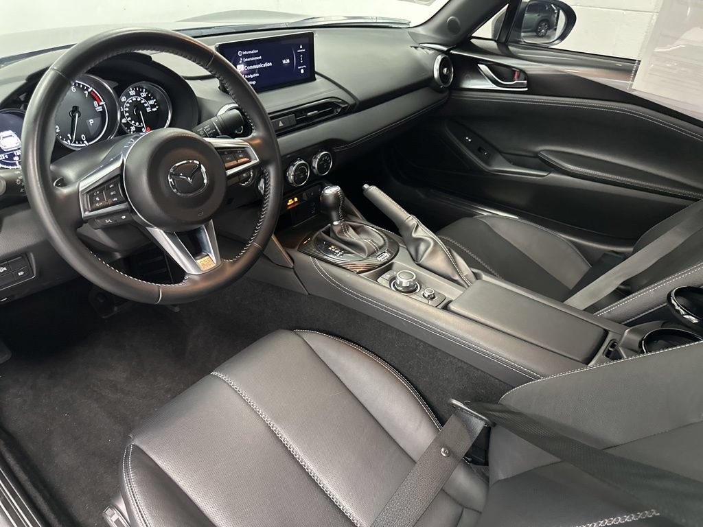 Used 2024 MAZDA MX-5 Miata RF Grand Touring w/ Appearance Package RWD image 19