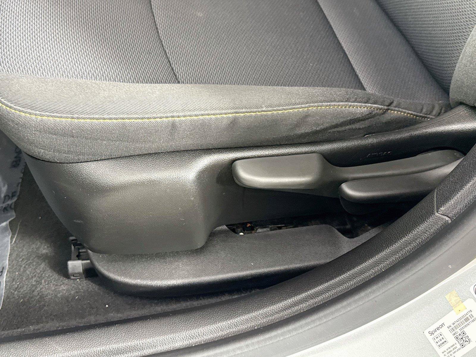 Used 2018 Chevrolet Cruze LS FWD image 25