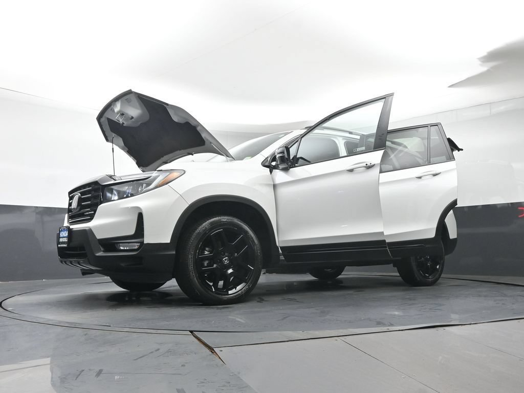Certified 2024 Honda Passport Black Edition image 45