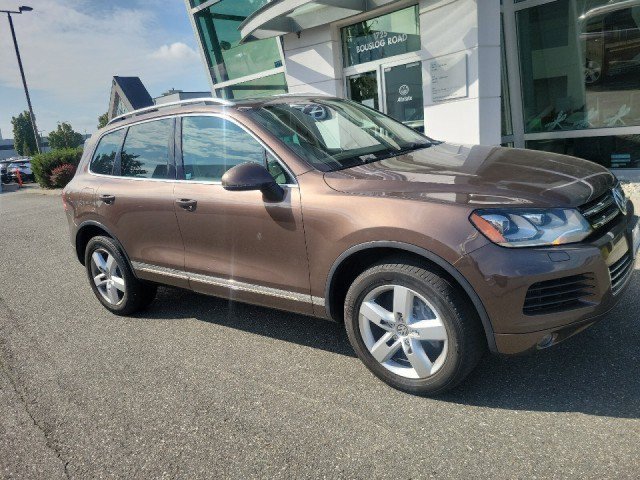 Used 2014 Volkswagen Touareg TDI AWD/4WD image 2