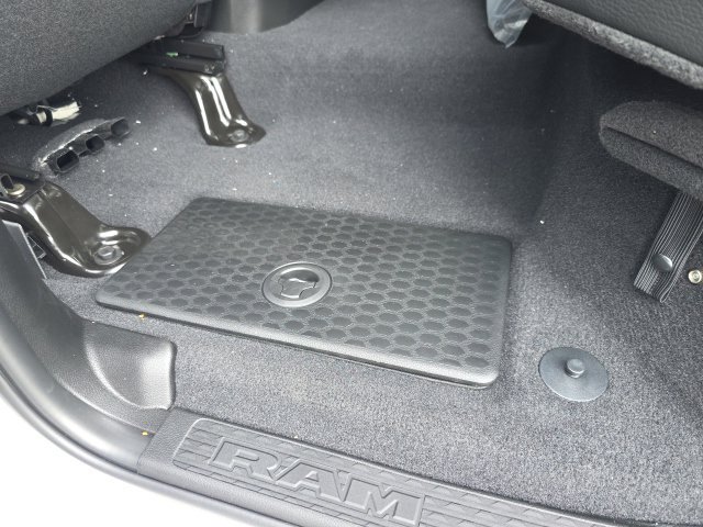 New 2026 RAM 2500 Laramie w/ Night Edition AWD/4WD image 33