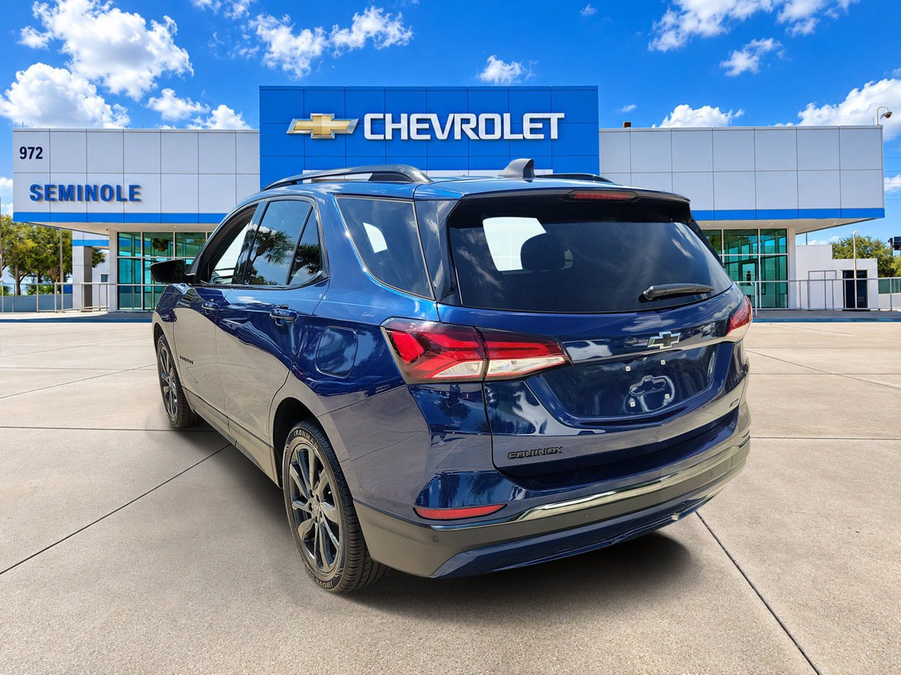 Certified 2022 Chevrolet Equinox RS w/ Infotainment Package FWD image 4