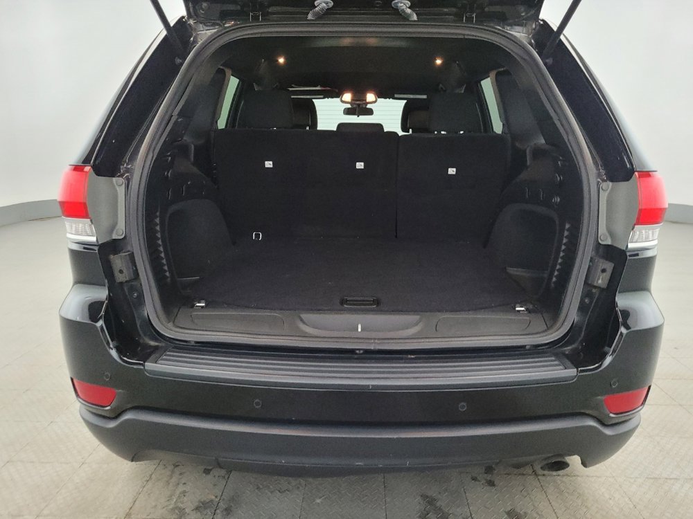 Used 2019 Jeep Grand Cherokee Laredo AWD/4WD image 29