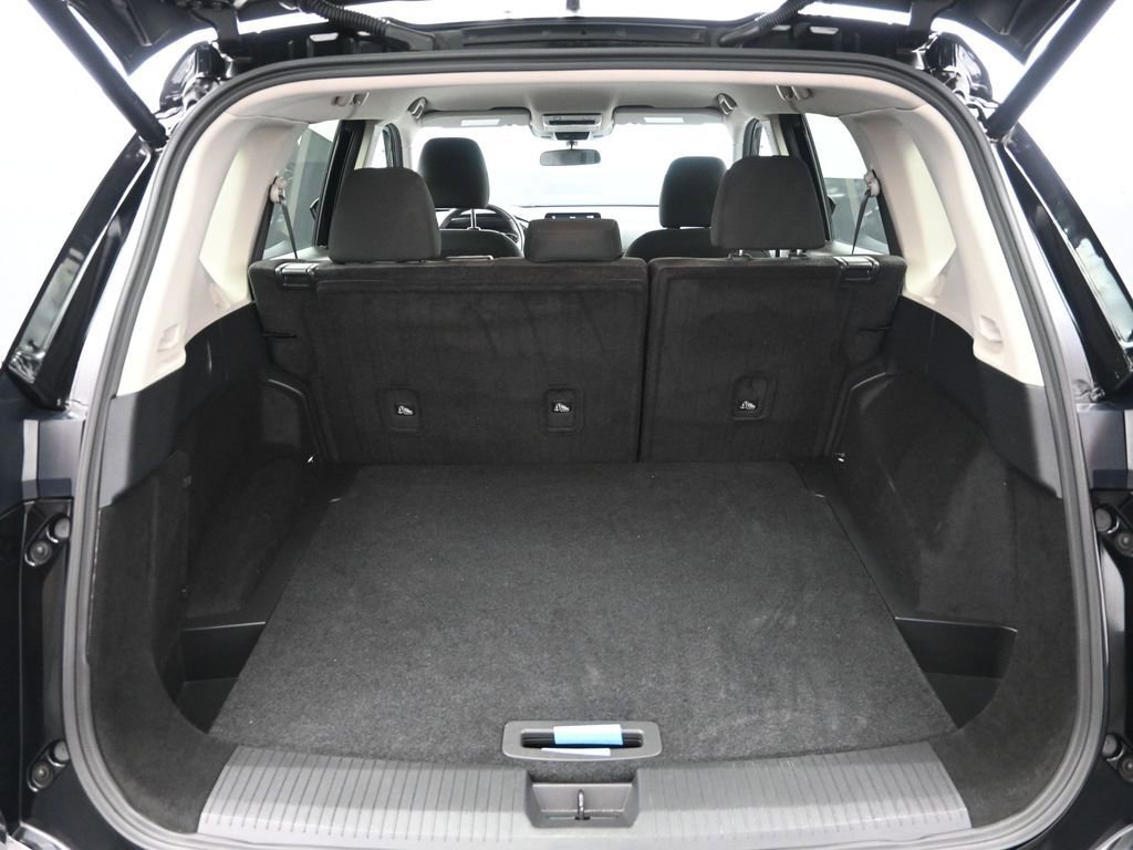 Used 2025 Nissan Rogue SV image 34