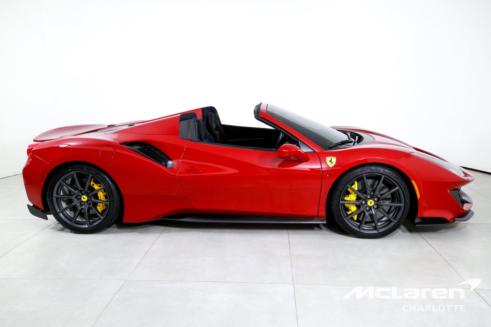 Used 2020 Ferrari 488 Pista Spider RWD image 10