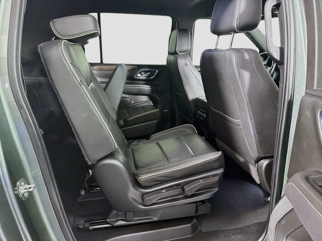 Used 2023 Chevrolet Suburban Premier AWD/4WD image 25