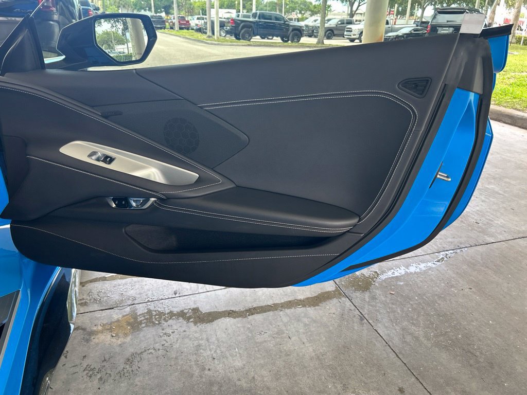 Used 2025 Chevrolet Corvette Z06 RWD image 24