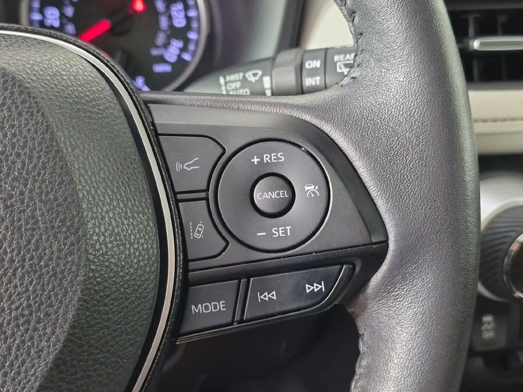 Used 2021 Toyota RAV4 XLE Premium FWD image 19