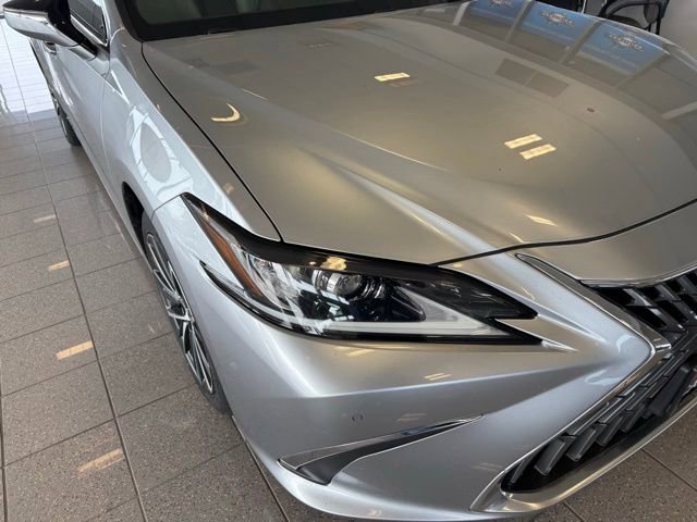 Used 2022 Lexus ES 300h w/ Premium Package image 9