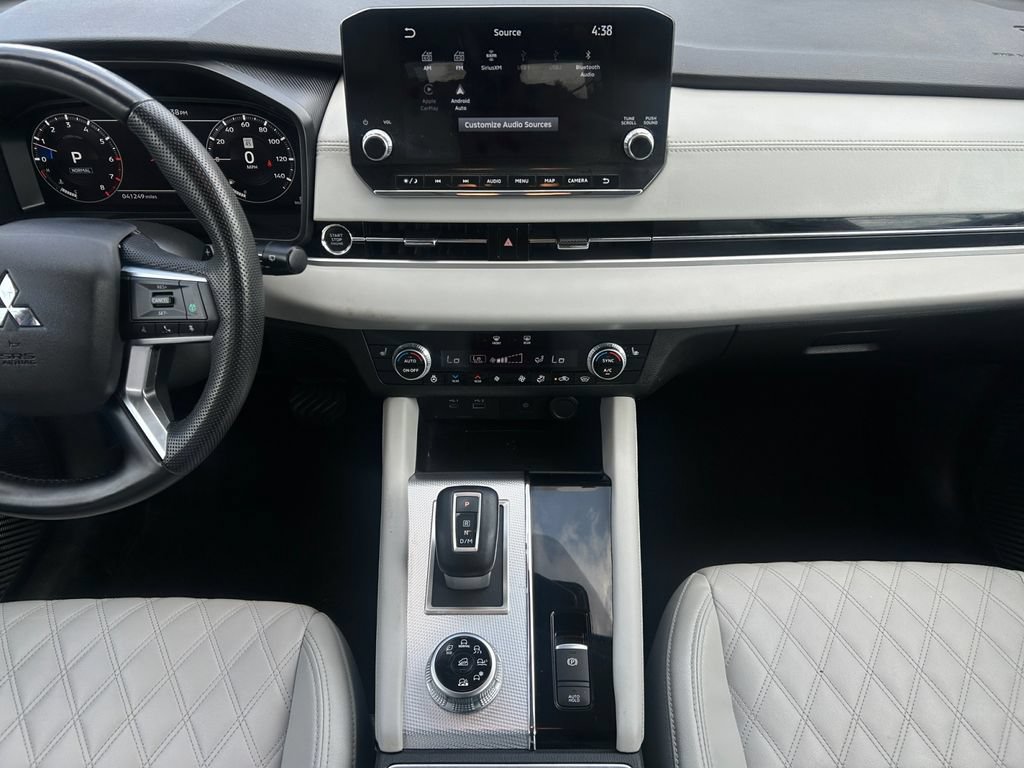 Used 2023 Mitsubishi Outlander SE AWD/4WD image 11