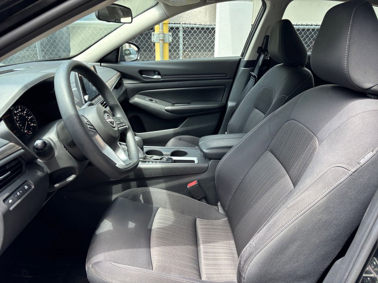 Used 2025 Nissan Altima 2.5 SV FWD image 49