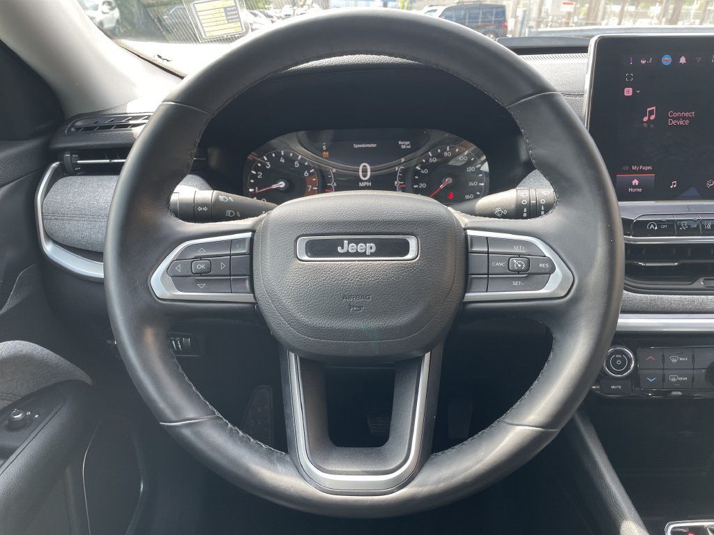 Used 2022 Jeep Compass Latitude AWD/4WD image 16