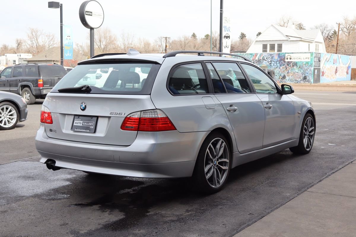 Used 2010 BMW 535i xDrive Wagon AWD/4WD image 4